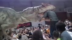 impresionante-dinosaurio-robotico-cibercartel-video